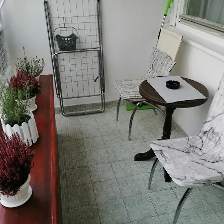 Star Apartment *